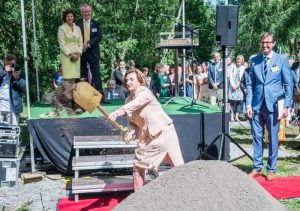 Drottningen hyllade Ågrenska: Vi får aldrig ge upp kampen