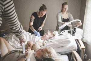 De nya reglerna innebär att assistanstimmar från stat eller kommun INTE beviljas för vårdbehov - men hur ska behoven då tillgodoses? Foto: Caroline Ahlbäck Bräutigam.