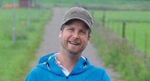 Jag utgår från mitt liv och visar att vi klarar mer än vi tror