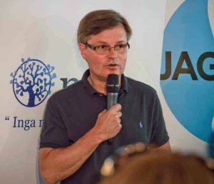 Han utmanar andra företag att anställa