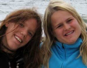 Matilda & Josefin uppträder på Musikstjärnorna!