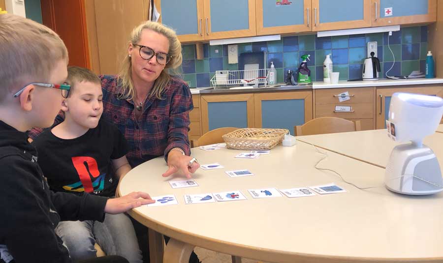 Skolrobot i klassrum. Foto: Annelie Karlsson