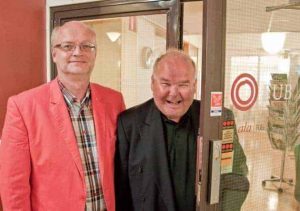 Sänk oss inte, hjälp oss, Maria Larsson!